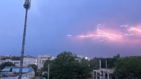 Spider lightning, stacked frames (video)
